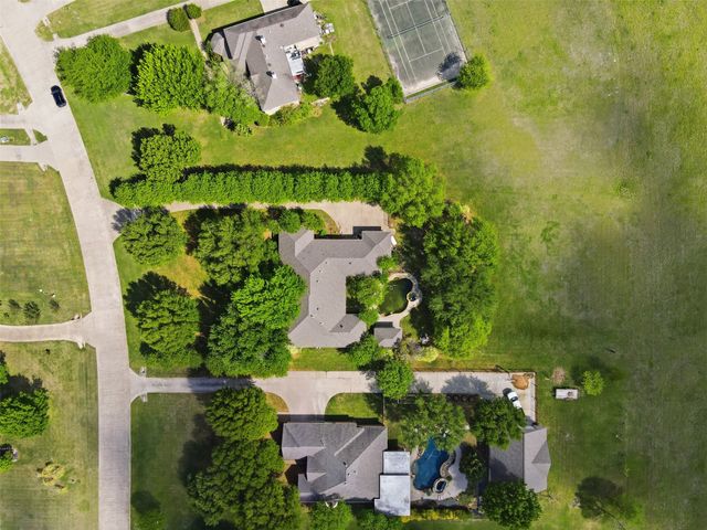 270 Brookbend Drive, Waxahachie, TX 75165