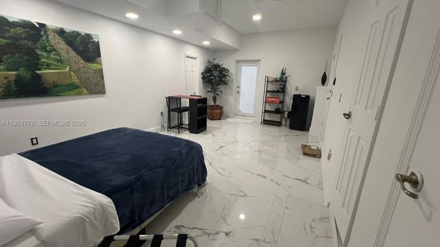 10042 SW 161st Ave, Miami, FL 33196