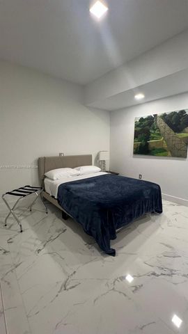 10042 SW 161st Ave, Miami, FL 33196