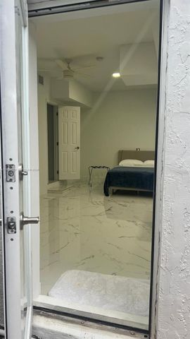 10042 SW 161st Ave, Miami, FL 33196