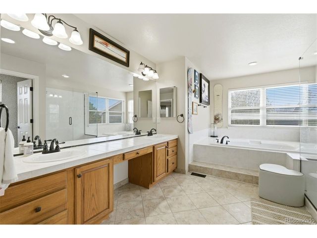 6052 S Andes Cir, Aurora, CO 80016