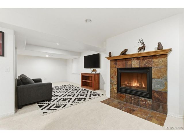 6052 S Andes Cir, Aurora, CO 80016