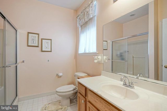 425 PERIWINKLE DR, Woodbury, NJ 08096