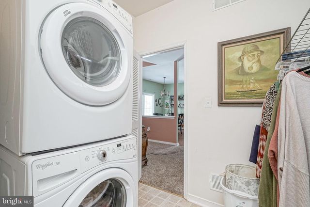 425 PERIWINKLE DR, Woodbury, NJ 08096