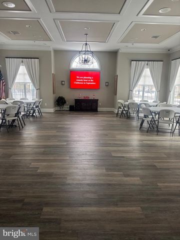 425 PERIWINKLE DR, Woodbury, NJ 08096