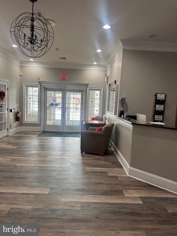 425 PERIWINKLE DR, Woodbury, NJ 08096