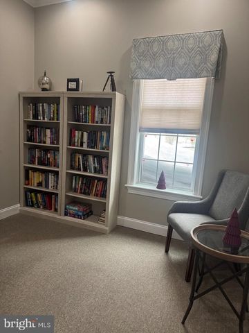 425 PERIWINKLE DR, Woodbury, NJ 08096