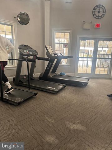 425 PERIWINKLE DR, Woodbury, NJ 08096