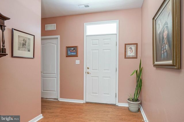 425 PERIWINKLE DR, Woodbury, NJ 08096