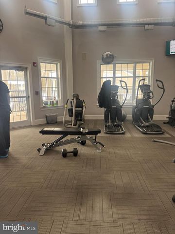 425 PERIWINKLE DR, Woodbury, NJ 08096