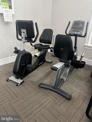 425 PERIWINKLE DR, Woodbury, NJ 08096