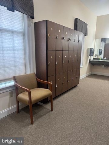 425 PERIWINKLE DR, Woodbury, NJ 08096