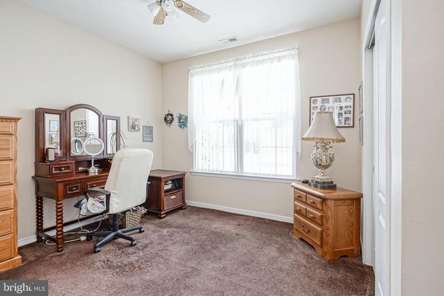 425 PERIWINKLE DR, Woodbury, NJ 08096