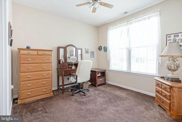 425 PERIWINKLE DR, Woodbury, NJ 08096