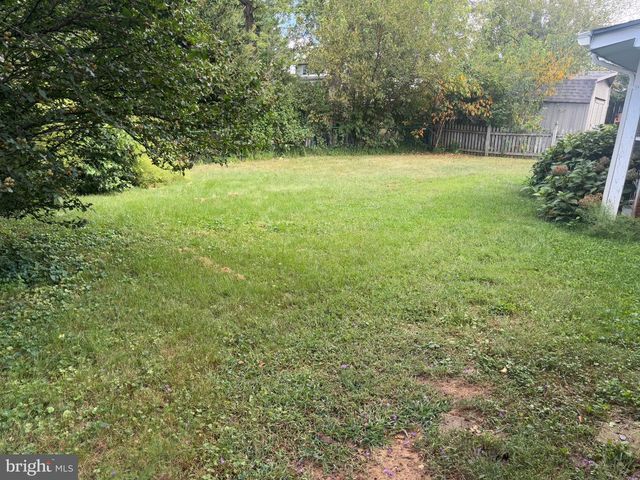 6 TENBURY RD, Lutherville Timonium, MD 21093