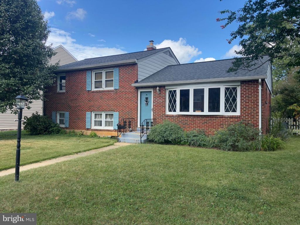 6 TENBURY RD, Lutherville Timonium, MD 21093