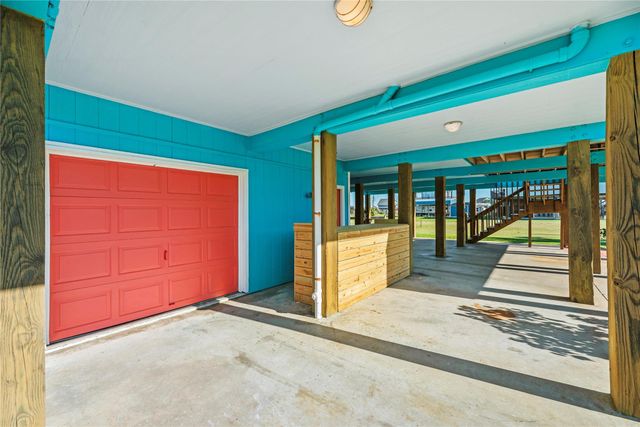 117 S Verdia Drive, Crystal Beach, TX 77650