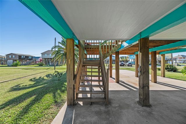117 S Verdia Drive, Crystal Beach, TX 77650