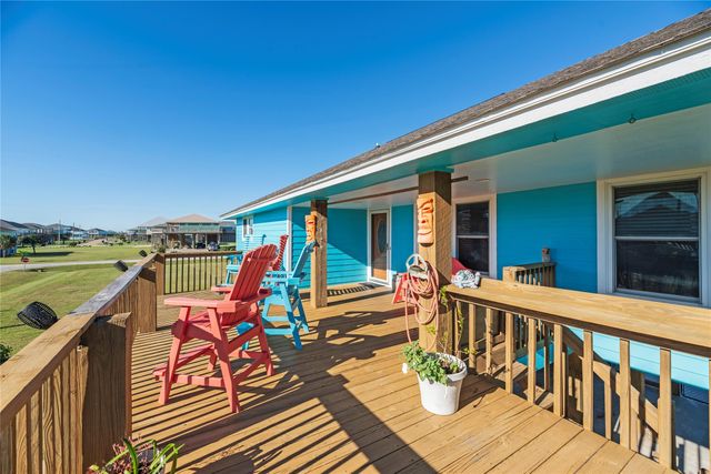 117 S Verdia Drive, Crystal Beach, TX 77650