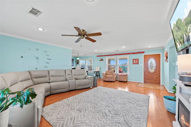 117 S Verdia Drive, Crystal Beach, TX 77650