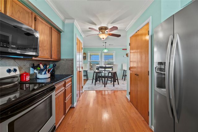 117 S Verdia Drive, Crystal Beach, TX 77650