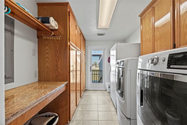 117 S Verdia Drive, Crystal Beach, TX 77650