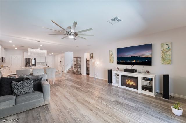 10124 Skye Saddle Avenue, Las Vegas, NV 89166