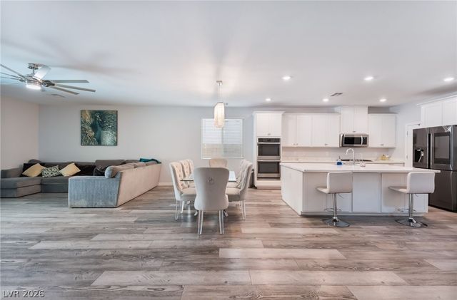10124 Skye Saddle Avenue, Las Vegas, NV 89166