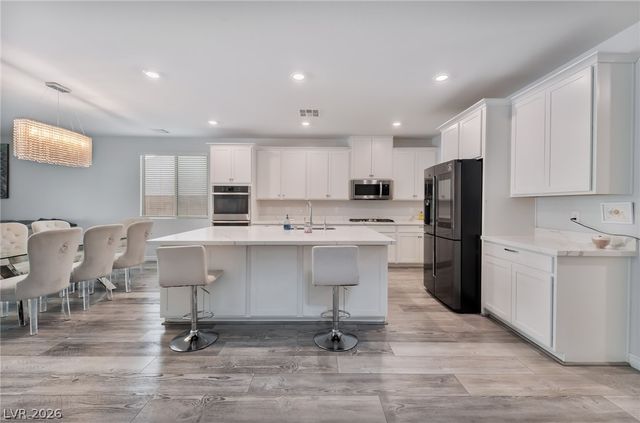 10124 Skye Saddle Avenue, Las Vegas, NV 89166