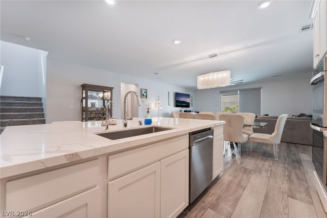 10124 Skye Saddle Avenue, Las Vegas, NV 89166