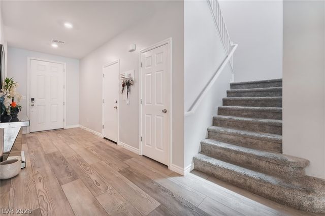 10124 Skye Saddle Avenue, Las Vegas, NV 89166