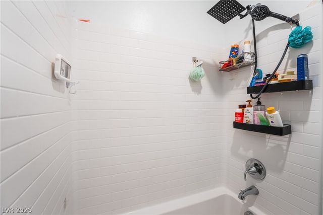 10124 Skye Saddle Avenue, Las Vegas, NV 89166