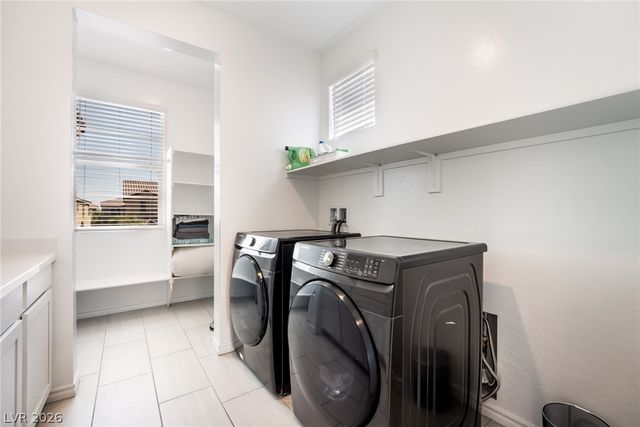 10124 Skye Saddle Avenue, Las Vegas, NV 89166