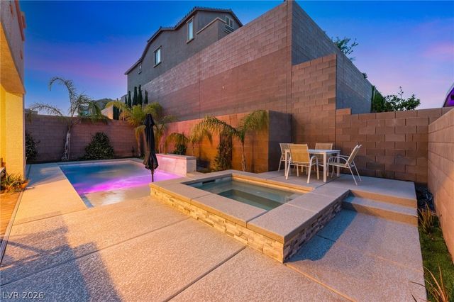 10124 Skye Saddle Avenue, Las Vegas, NV 89166