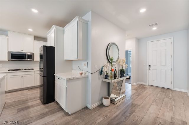 10124 Skye Saddle Avenue, Las Vegas, NV 89166