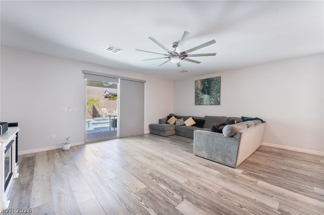 10124 Skye Saddle Avenue, Las Vegas, NV 89166