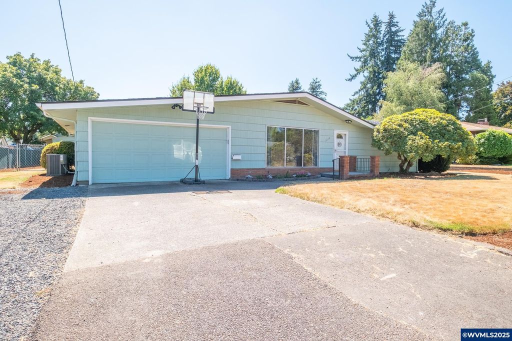 1236 Redwood St NW, Salem, OR 97304