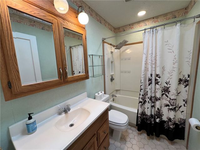 203 Carson St, Springdale Twp, PA 15144
