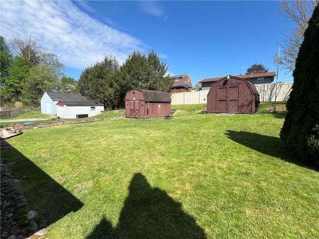 203 Carson St, Springdale Twp, PA 15144