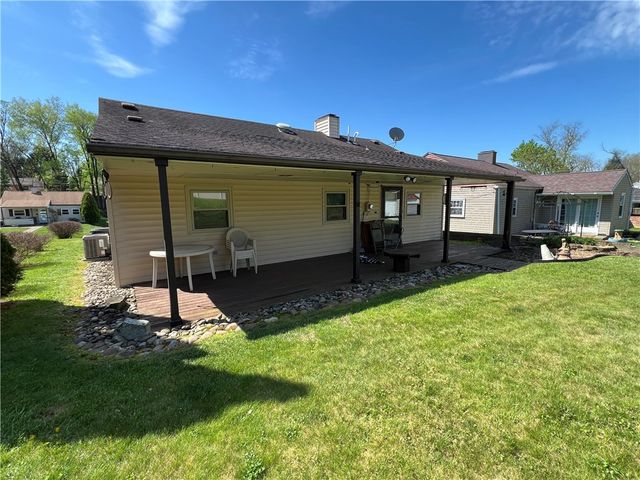 203 Carson St, Springdale Twp, PA 15144