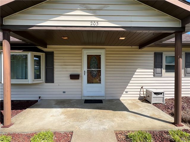 203 Carson St, Springdale Twp, PA 15144