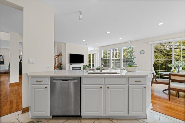 2301 Madiera Lane, Buffalo Grove, IL 60089
