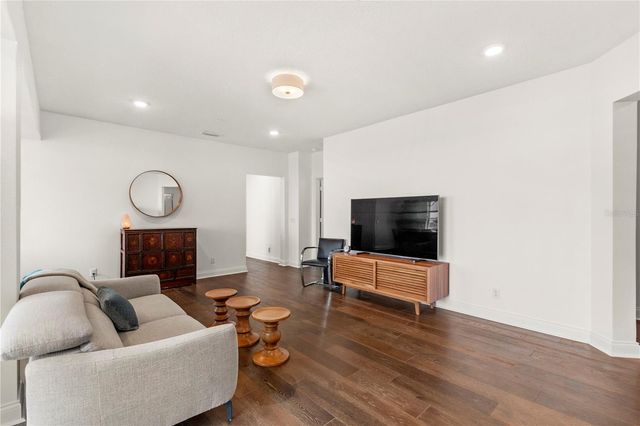 7573 LAUREATE BOULEVARD 1-307, Orlando, FL 32827