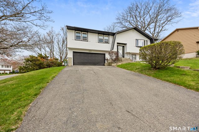 62 White Birch Drive, Waterbury, CT 06708