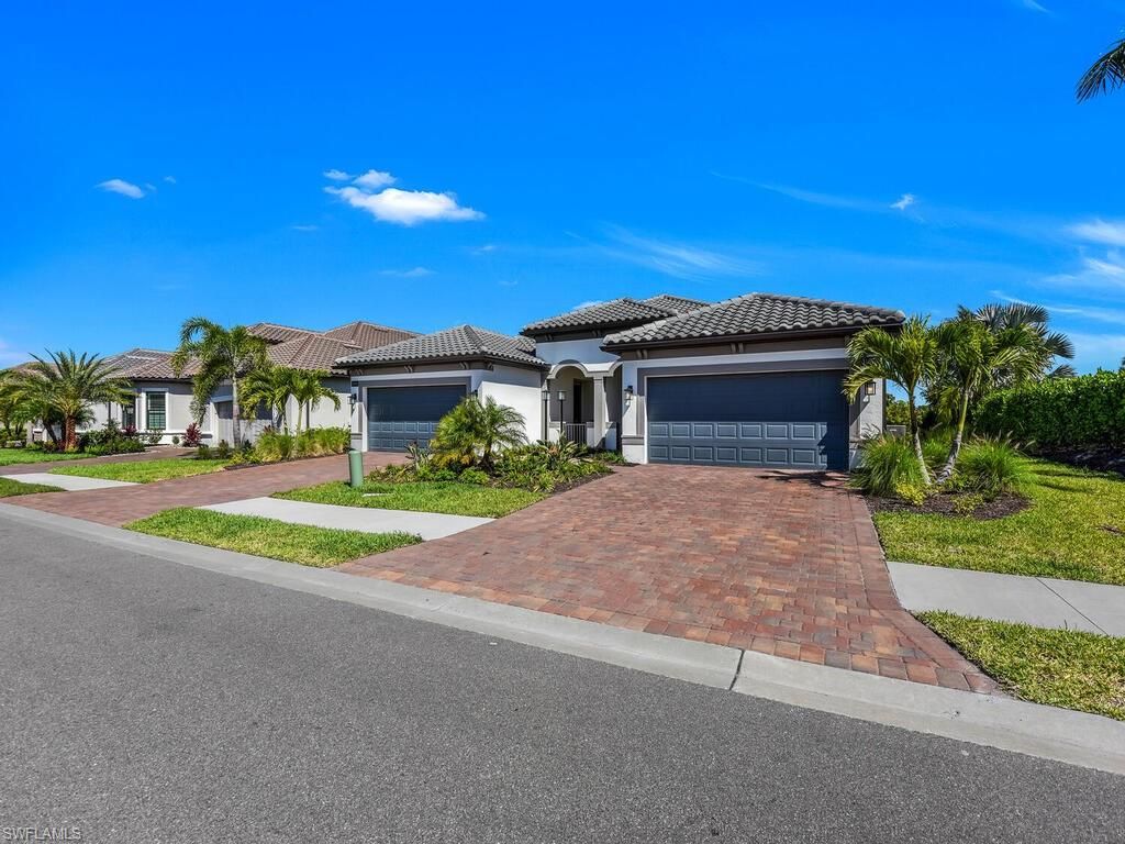 11694 Canal Grande DR, FORT MYERS, FL 33913 — photo 3
