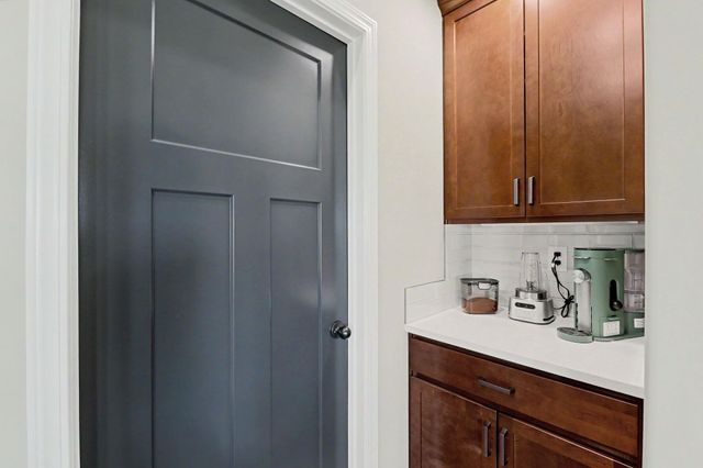2594 Spring Meadows Ct, Derby, KS 67037