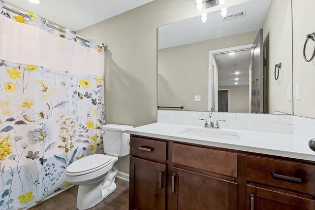 2594 Spring Meadows Ct, Derby, KS 67037