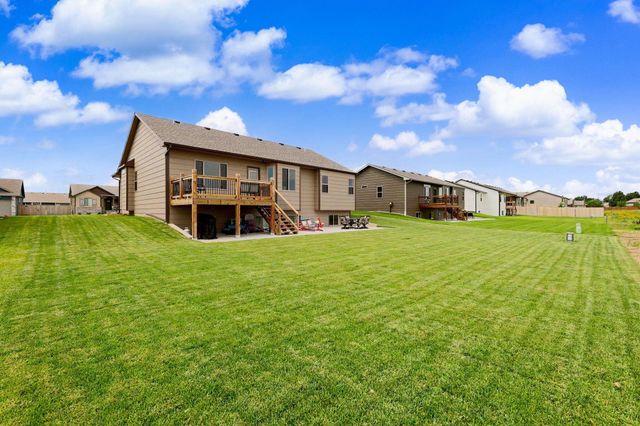 2594 Spring Meadows Ct, Derby, KS 67037