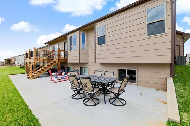 2594 Spring Meadows Ct, Derby, KS 67037