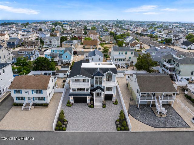 309 W 16th Street, Ship Bottom, NJ 08008